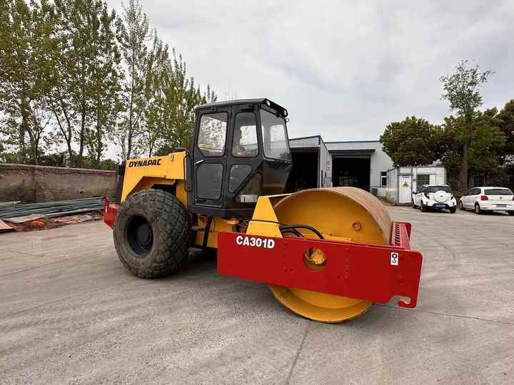 Used Dynapac CA301 Vibratory Roller with Less Working Time and Superior Performance Used Dynapac 251d/301D Roller for Sale - Compactador: foto 4 Used Dynapac CA301 Vibratory Roller with Less Working Time and Superior Performance Used Dynapac 251d/301D Roller for Sale - Compactador: foto 4