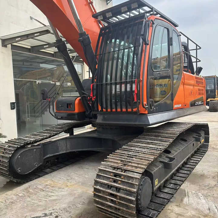 Used Excavator Doosan DX300 Excavators Mini Equipment Earth Moving Machinery Doosan Digger Excavator for Sale - Excavadora de cadenas: foto 1 Used Excavator Doosan DX300 Excavators Mini Equipment Earth Moving Machinery Doosan Digger Excavator for Sale - Excavadora de cadenas: foto 1