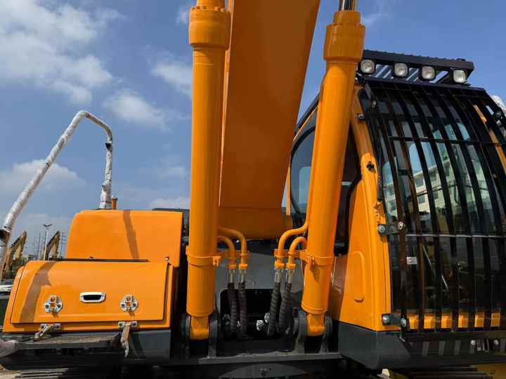 Used HYUNDAI305lc-9c Hydraulic Excavator with Excellent Performance hyundai Running Working Condition Low Price for Sale - Excavadora: foto 2 Used HYUNDAI305lc-9c Hydraulic Excavator with Excellent Performance hyundai Running Working Condition Low Price for Sale - Excavadora: foto 2