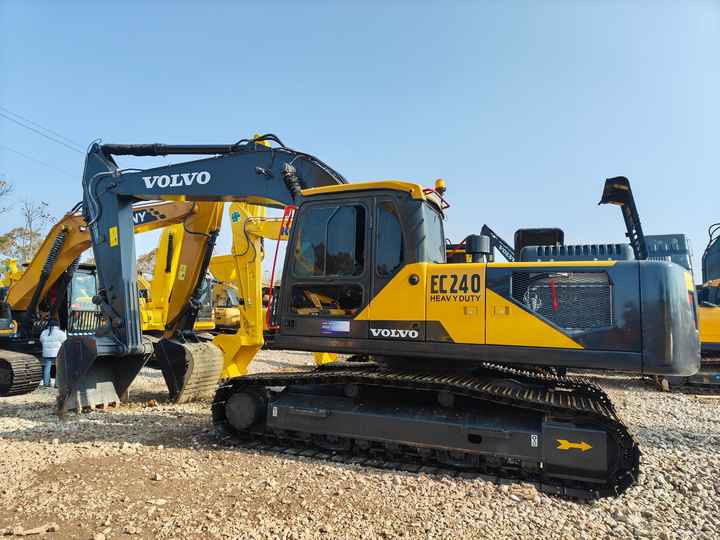 Used VOLVO EC240 Excavator for Sale with Good Performance and Low Price Powerful Construction Machinery for Sale - Excavadora: foto 3 Used VOLVO EC240 Excavator for Sale with Good Performance and Low Price Powerful Construction Machinery for Sale - Excavadora: foto 3