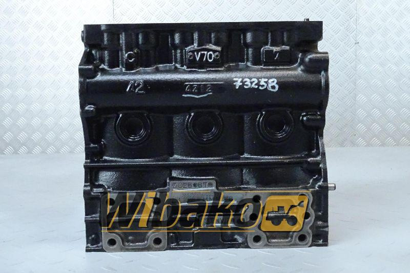 Crankcase for engine Yanmar 3TNV70 4Z12 - Cárter para Maquinaria de construcción: foto 1 Crankcase for engine Yanmar 3TNV70 4Z12 - Cárter para Maquinaria de construcción: foto 1