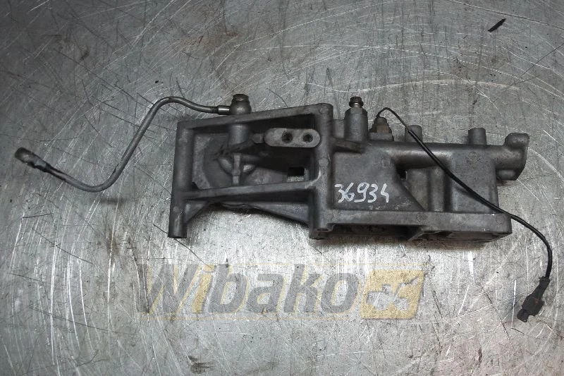 Isuzu A-6BG1TQB - Filtro de combustible para Maquinaria de construcción: foto 1 Isuzu A-6BG1TQB - Filtro de combustible para Maquinaria de construcción: foto 1