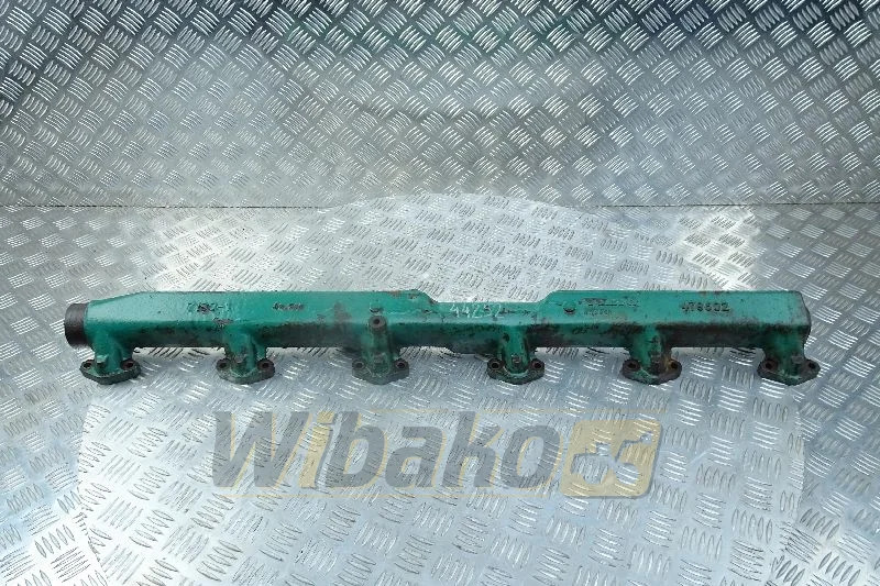 Volvo TD122 479602/479601 - Colector de admisión para Maquinaria de construcción: foto 1 Volvo TD122 479602/479601 - Colector de admisión para Maquinaria de construcción: foto 1