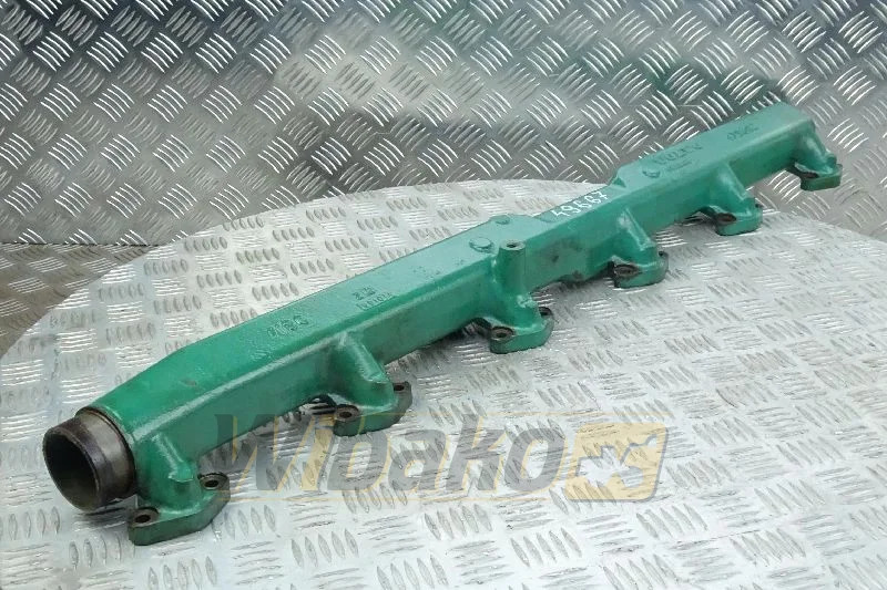 Volvo TD122 479602/479601 - Colector de admisión para Maquinaria de construcción: foto 1 Volvo TD122 479602/479601 - Colector de admisión para Maquinaria de construcción: foto 1