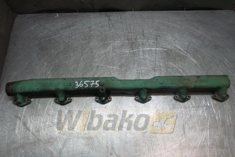 Volvo TD122 479602/479601 - Colector de admisión para Maquinaria de construcción: foto 1 Volvo TD122 479602/479601 - Colector de admisión para Maquinaria de construcción: foto 1