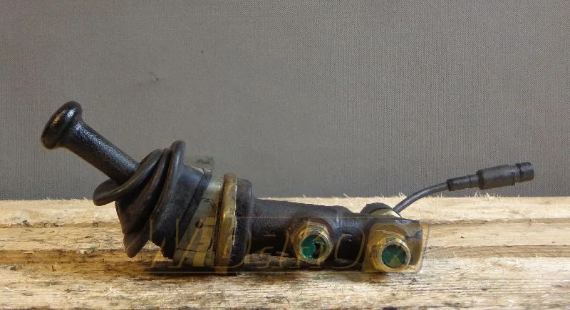 Wabco 4674100150 - Válvula hidráulica para Maquinaria de construcción: foto 1 Wabco 4674100150 - Válvula hidráulica para Maquinaria de construcción: foto 1