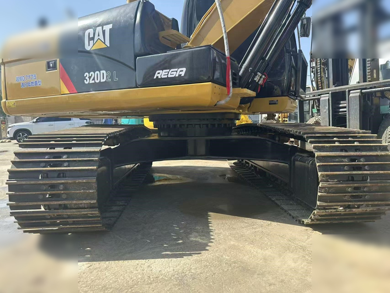 Excavadora de cadenas CATERPILLAR 320D2L: foto 9