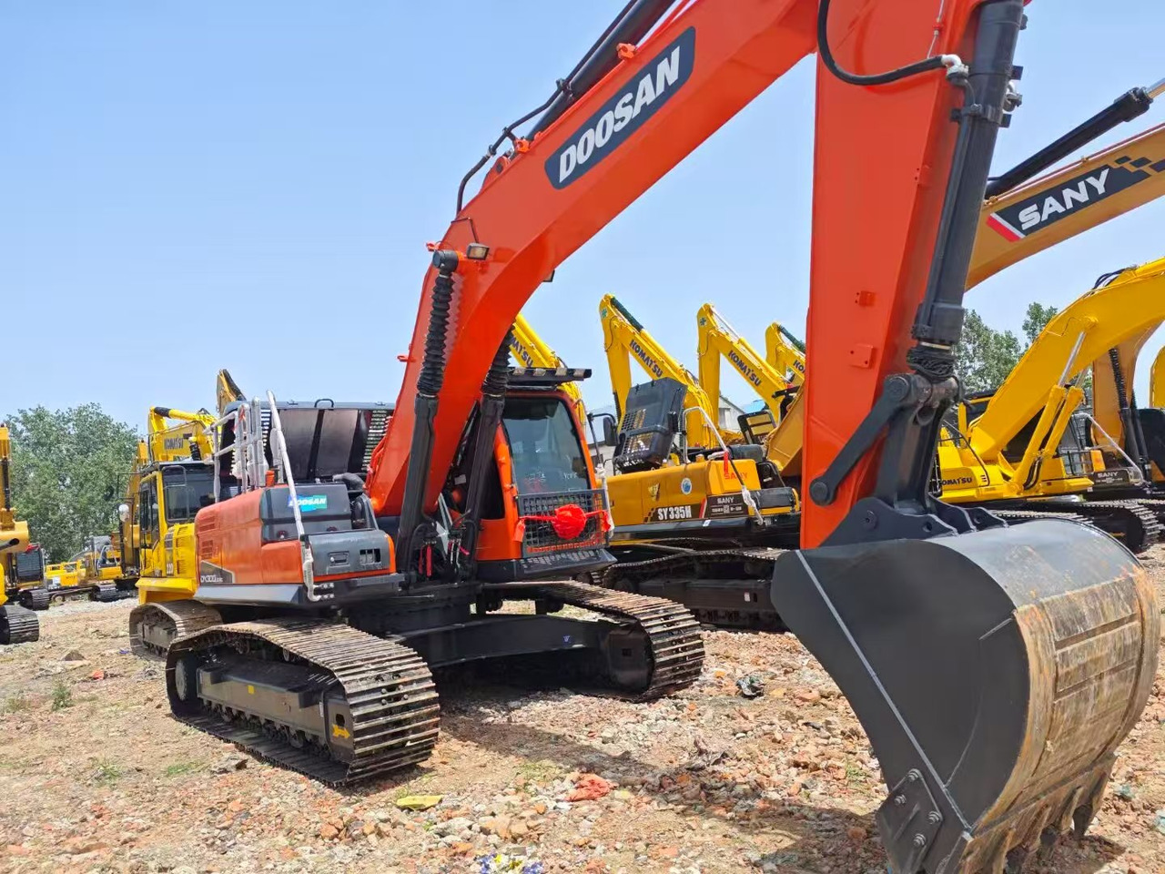 Excavadora de cadenas DOOSAN DX300: foto 11 Excavadora de cadenas DOOSAN DX300: foto 11