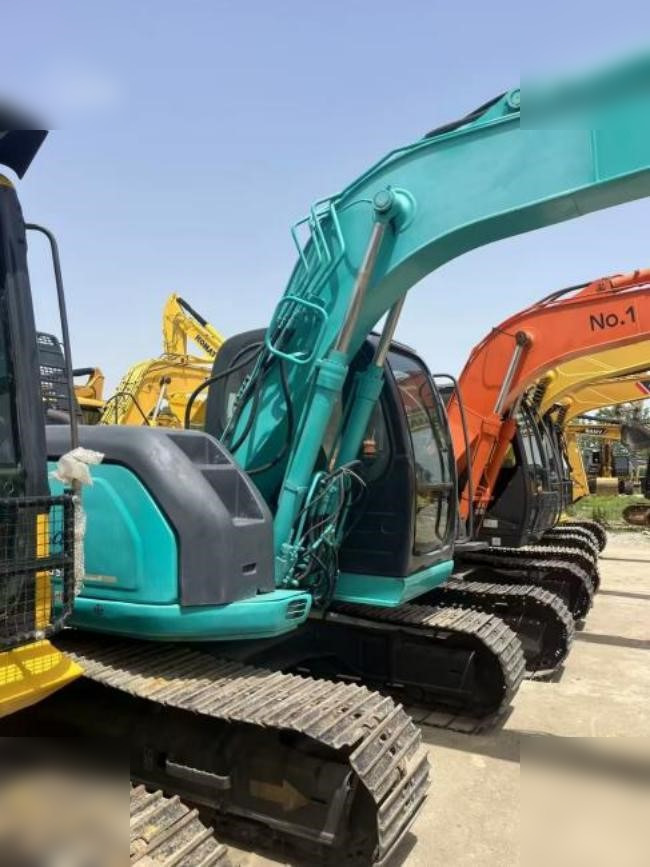 KOBELCO SK135SR - Excavadora de cadenas: foto 2 KOBELCO SK135SR - Excavadora de cadenas: foto 2
