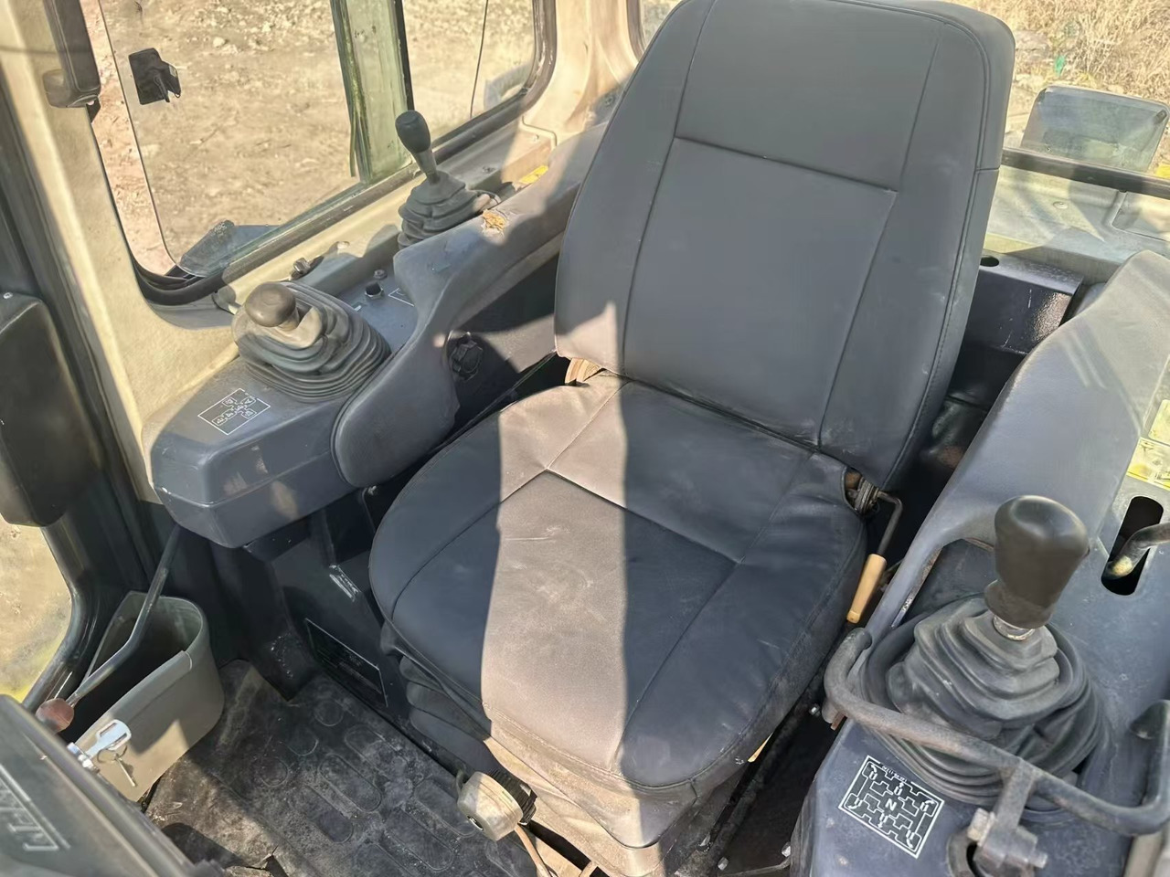 Bulldozer KOMATSU D85E: foto 17