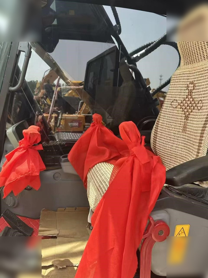 Excavadora de cadenas VOLVO EC300: foto 12