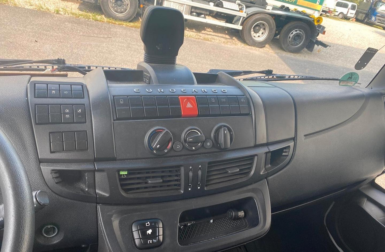 IVECO EUROCARGO 75E19 EURO 6 2018 - Camión lona: foto 5 IVECO EUROCARGO 75E19 EURO 6 2018 - Camión lona: foto 5
