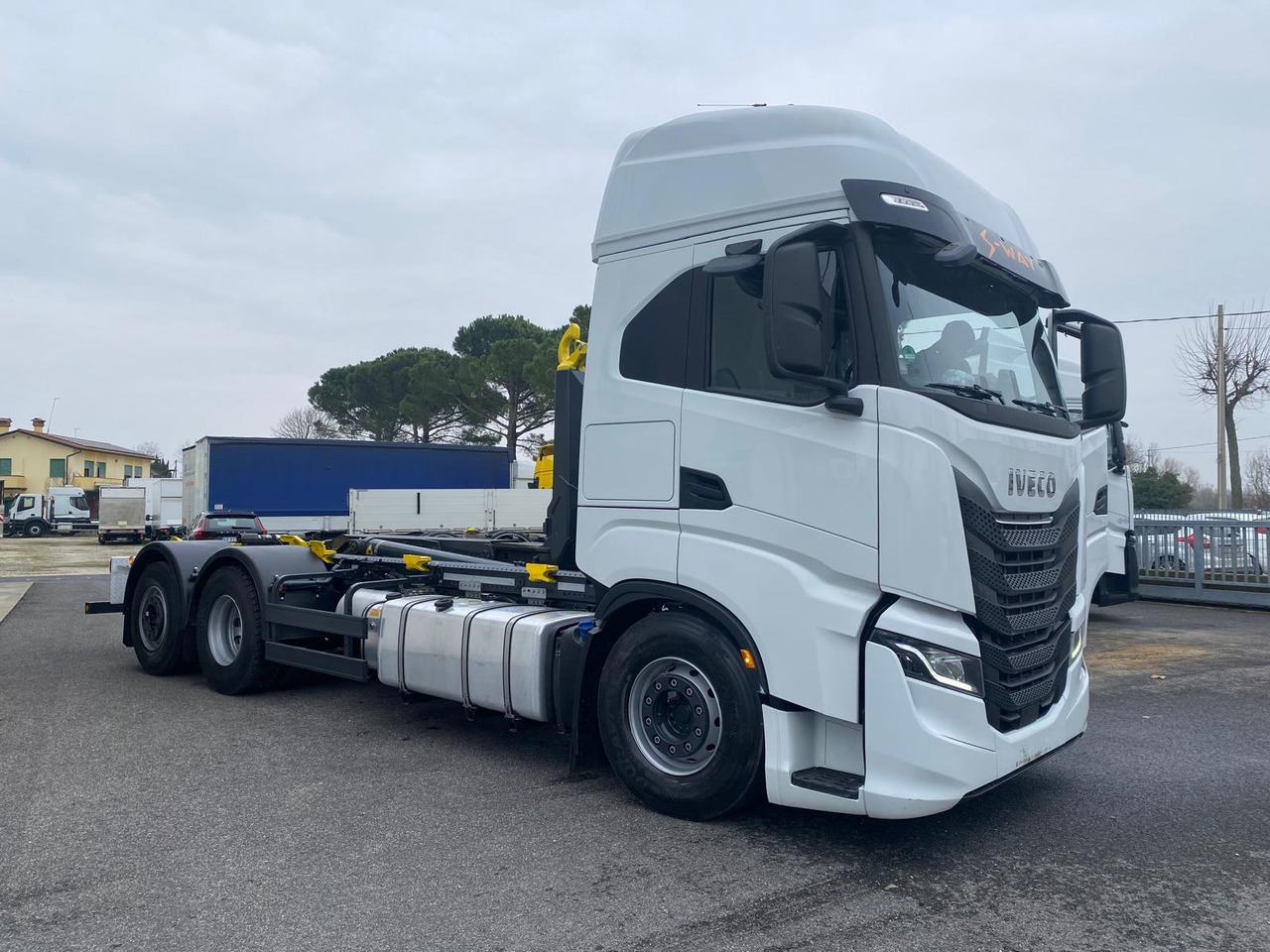 IVECO S-WAY AS260S48 - Camión multibasculante: foto 5 IVECO S-WAY AS260S48 - Camión multibasculante: foto 5