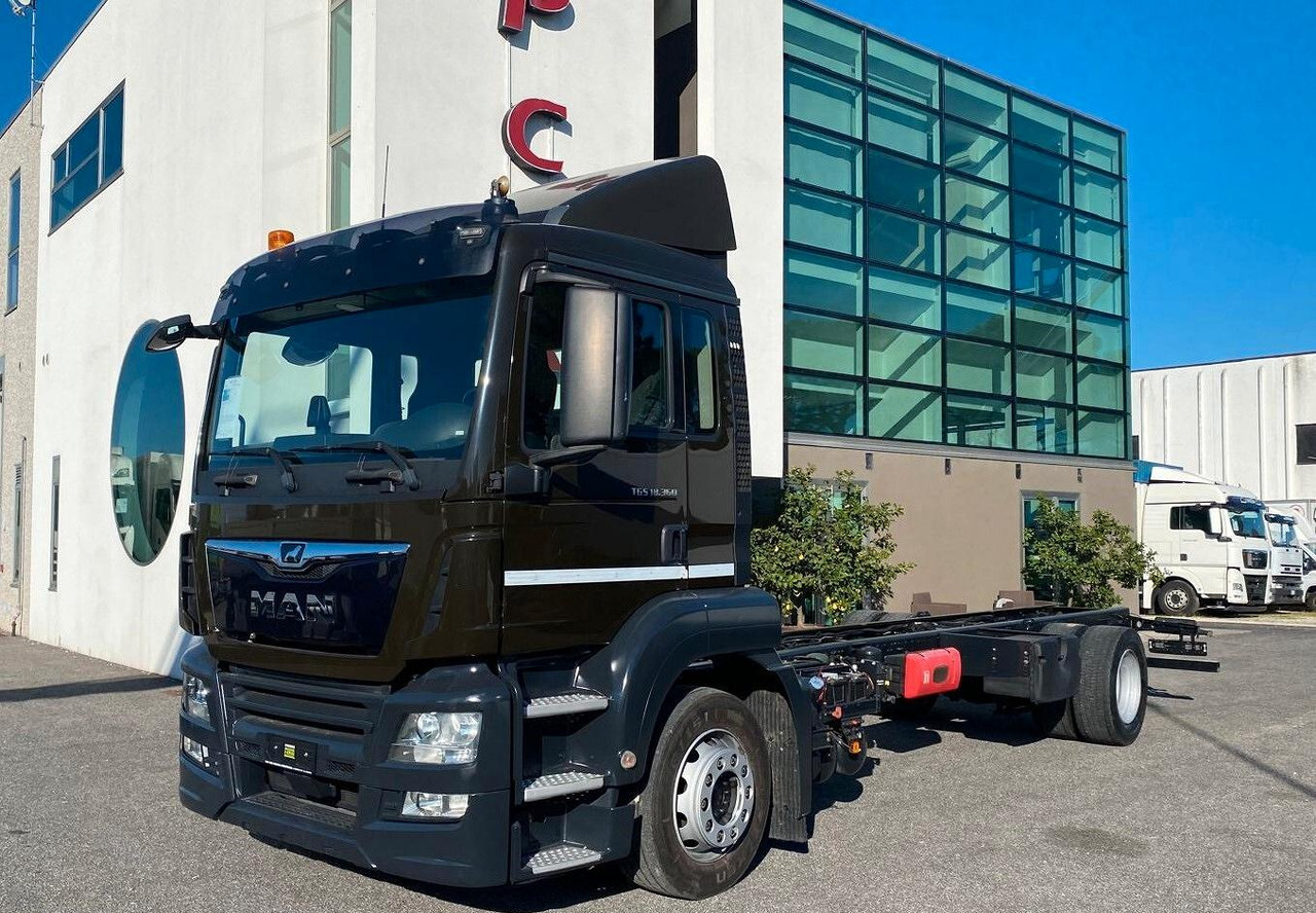 MAN TGS 16.360 MOTRICE 2 ASSI TELAIO 2019 - Camión chasis: foto 2 MAN TGS 16.360 MOTRICE 2 ASSI TELAIO 2019 - Camión chasis: foto 2