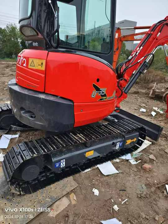 3TONS Good Quality Used Kubota U35 Hydraulic Excavator Used U25 U35 Mini Mxcavator Used Small Digger Kubota U35 - Miniexcavadora: foto 4 3TONS Good Quality Used Kubota U35 Hydraulic Excavator Used U25 U35 Mini Mxcavator Used Small Digger Kubota U35 - Miniexcavadora: foto 4