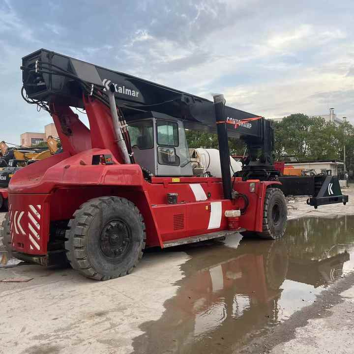 Used KALMAR DRF450-60S5 Port Reach Stacker Container Dedicated 45t - Reach stacker: foto 2 Used KALMAR DRF450-60S5 Port Reach Stacker Container Dedicated 45t - Reach stacker: foto 2