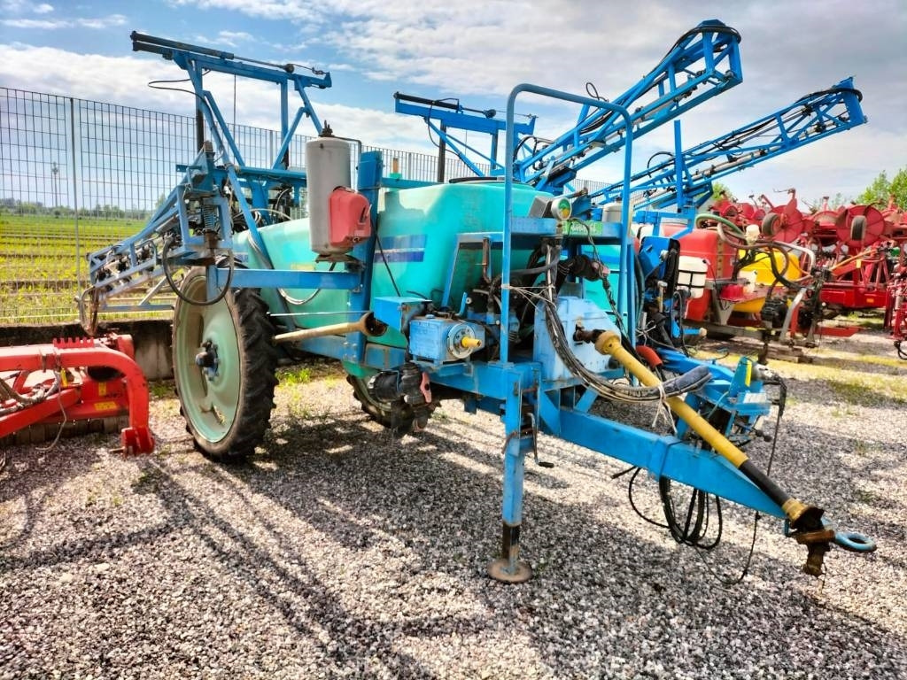 Berthoud ALBA V 2200 - Pulverizador arrastrado: foto 1 Berthoud ALBA V 2200 - Pulverizador arrastrado: foto 1