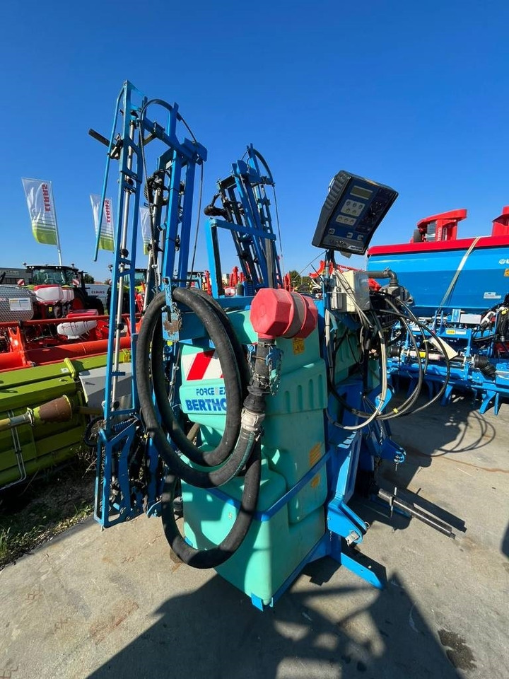 Berthoud Force 1000 - Pulverizador suspendido: foto 1 Berthoud Force 1000 - Pulverizador suspendido: foto 1