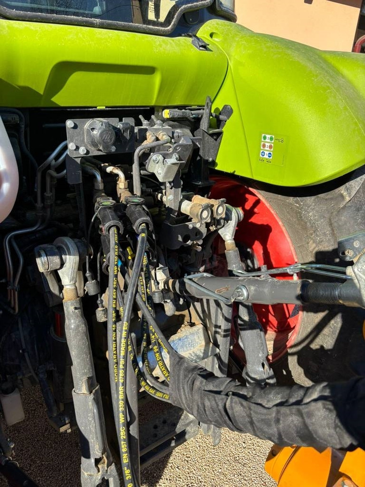 Tractor Claas Arion 450: foto 11