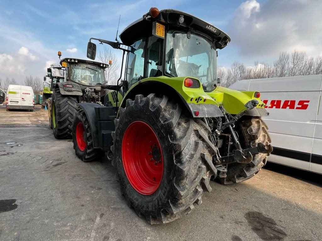 Claas Arion 650 - Tractor: foto 2 Claas Arion 650 - Tractor: foto 2
