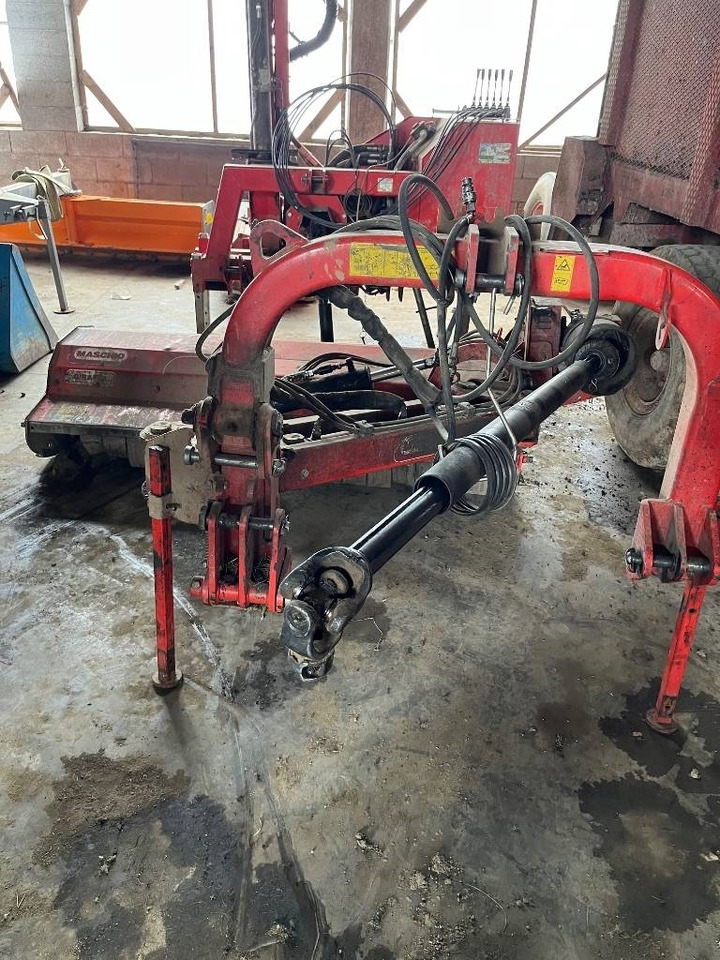 Maschio Giraffa 185 - Desbrozadora lateral: foto 1 Maschio Giraffa 185 - Desbrozadora lateral: foto 1