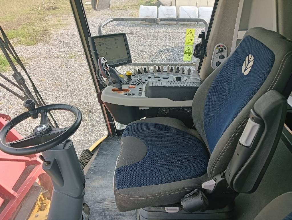 Cosechadora de granos New Holland CR 7.90: foto 10