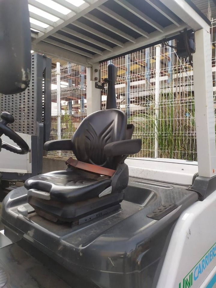 Carretilla elevadora diésel UniCarriers D1F4A40Q: foto 8