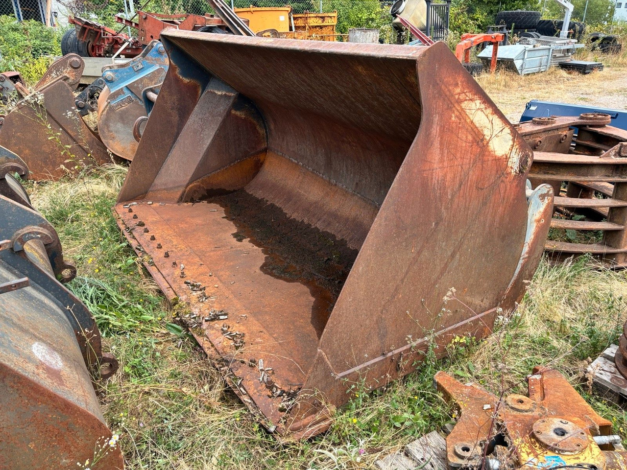 Schaufel 2,0-2,2 cbm Volvo/Komatsu - Cazo cargador: foto 5 Schaufel 2,0-2,2 cbm Volvo/Komatsu - Cazo cargador: foto 5