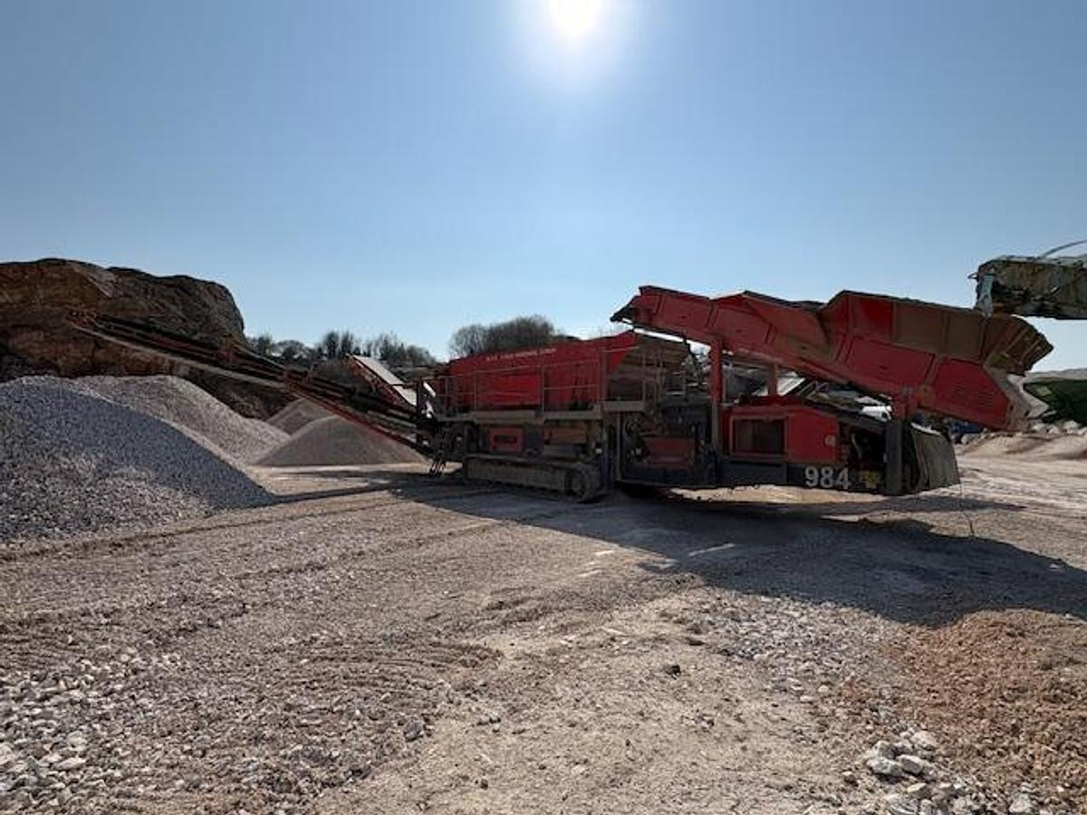 Terex Finlay 2015 Terex Finlay 984 - Cribadora: foto 2 Terex Finlay 2015 Terex Finlay 984 - Cribadora: foto 2