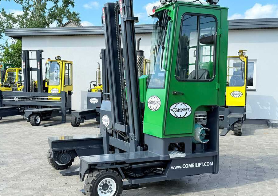 Combilift C3500 / DUPLEX 4100MM / GAS / EXTENDABLE FORKS / CABIN / HEATING + AIR CONDITIONING / LIKE NEW - Carretilla de 4 vías: foto 3 Combilift C3500 / DUPLEX 4100MM / GAS / EXTENDABLE FORKS / CABIN / HEATING + AIR CONDITIONING / LIKE NEW - Carretilla de 4 vías: foto 3