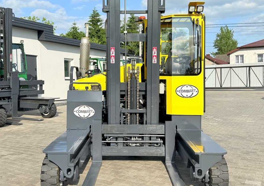 Combilift C4000 / DIESEL / DUPLEX - 4100MM / POSITIONER / ONLY 2951 MTH / LIKE NEW - Carretilla de 4 vías: foto 3 Combilift C4000 / DIESEL / DUPLEX - 4100MM / POSITIONER / ONLY 2951 MTH / LIKE NEW - Carretilla de 4 vías: foto 3