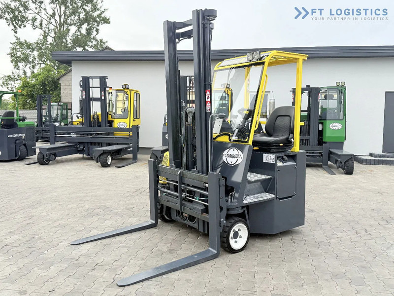 Combilift CB2500 / DUPLEX / 4100MM / DIESEL / FREE LIFT / FORK POSITIONER / SIDE SHIFT / LIKE NEW / Wide range of four-way and side loader - Carretilla de 4 vías: foto 3 Combilift CB2500 / DUPLEX / 4100MM / DIESEL / FREE LIFT / FORK POSITIONER / SIDE SHIFT / LIKE NEW / Wide range of four-way and side loader - Carretilla de 4 vías: foto 3