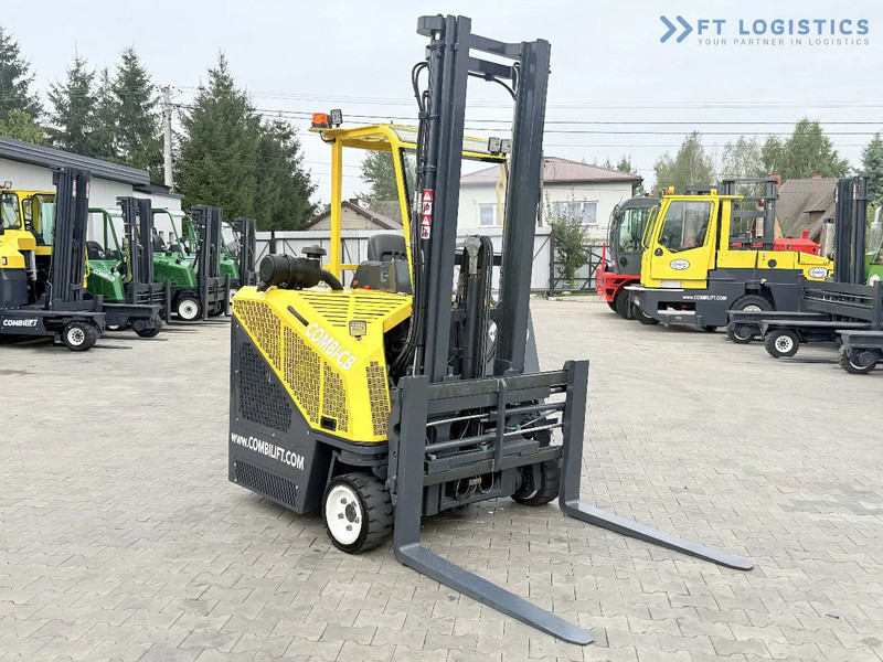 Combilift CB2500 / DUPLEX / 4100MM / DIESEL / FREE LIFT / FORK POSITIONER / SIDE SHIFT / LIKE NEW / Wide range of four-way and side loader - Carretilla de 4 vías: foto 4 Combilift CB2500 / DUPLEX / 4100MM / DIESEL / FREE LIFT / FORK POSITIONER / SIDE SHIFT / LIKE NEW / Wide range of four-way and side loader - Carretilla de 4 vías: foto 4