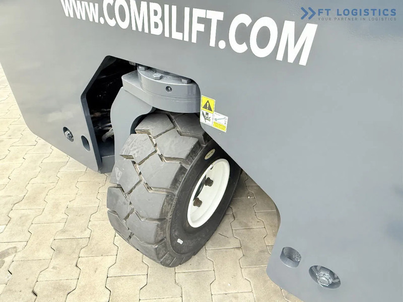 Carretilla de 4 vías Combilift Combilift C4500 / DIESEL / DUPLEX 4000MM / WIDE FORK POSITIONER / HEATING / FULL CABIN / PERFECT CONDITION / Wide range of four-: foto 11 Carretilla de 4 vías Combilift Combilift C4500 / DIESEL / DUPLEX 4000MM / WIDE FORK POSITIONER / HEATING / FULL CABIN / PERFECT CONDITION / Wide range of four-: foto 11