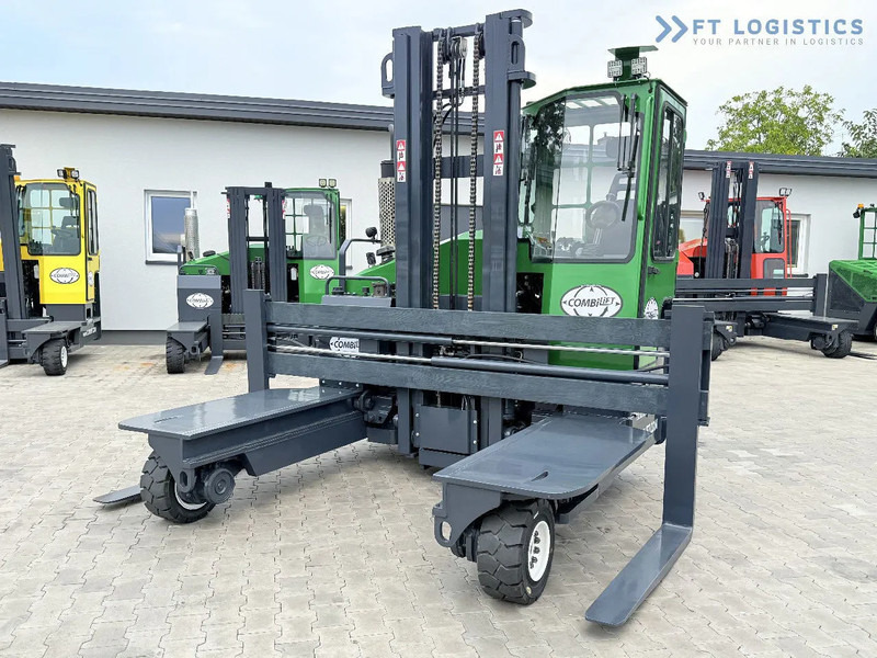 Carretilla de 4 vías Combilift Combilift C4500 / DIESEL / DUPLEX 4000MM / WIDE FORK POSITIONER / HEATING / FULL CABIN / PERFECT CONDITION / Wide range of four-: foto 5 Carretilla de 4 vías Combilift Combilift C4500 / DIESEL / DUPLEX 4000MM / WIDE FORK POSITIONER / HEATING / FULL CABIN / PERFECT CONDITION / Wide range of four-: foto 5