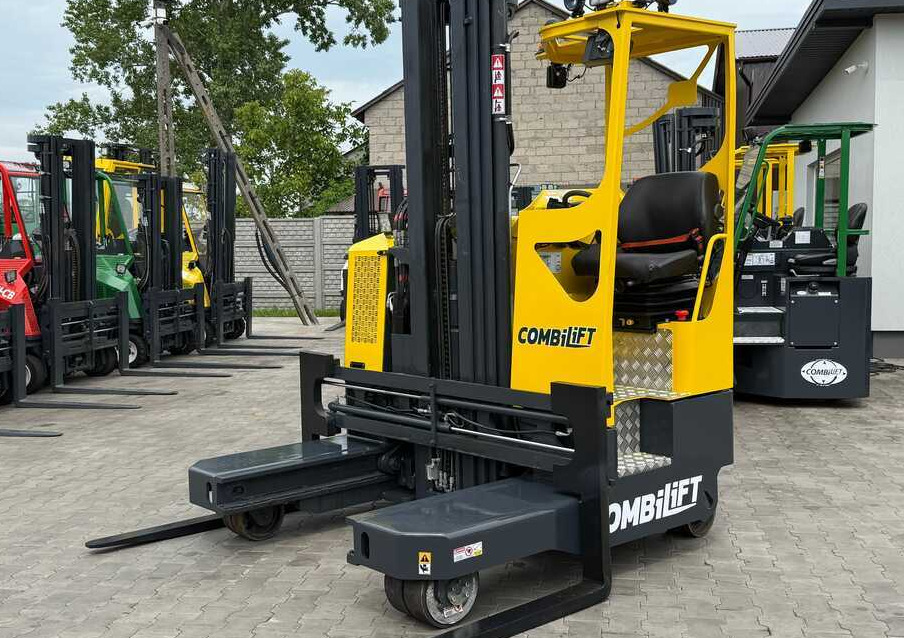 Combilift MR / ELECTRIC / TRIPLEX – 6000MM / FULL FREE LIFT / WIDE POSITIONER / FORK SIDESHIFT / ONLY 1400 HOURS / LIKE NEW - Carretilla de 4 vías: foto 1 Combilift MR / ELECTRIC / TRIPLEX – 6000MM / FULL FREE LIFT / WIDE POSITIONER / FORK SIDESHIFT / ONLY 1400 HOURS / LIKE NEW - Carretilla de 4 vías: foto 1