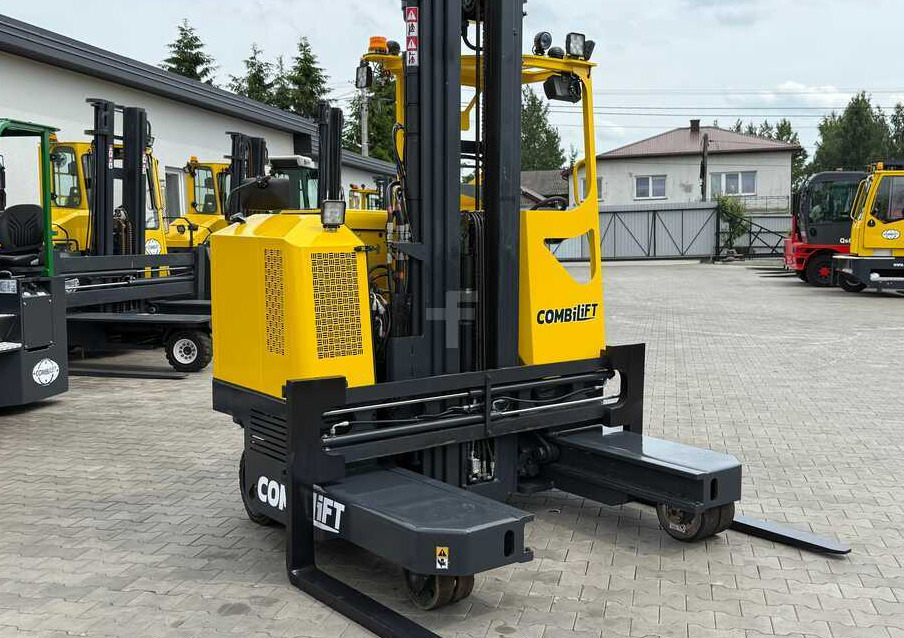 Combilift MR / ELECTRIC / TRIPLEX – 6000MM / FULL FREE LIFT / WIDE POSITIONER / FORK SIDESHIFT / ONLY 1400 HOURS / LIKE NEW - Carretilla de 4 vías: foto 3 Combilift MR / ELECTRIC / TRIPLEX – 6000MM / FULL FREE LIFT / WIDE POSITIONER / FORK SIDESHIFT / ONLY 1400 HOURS / LIKE NEW - Carretilla de 4 vías: foto 3