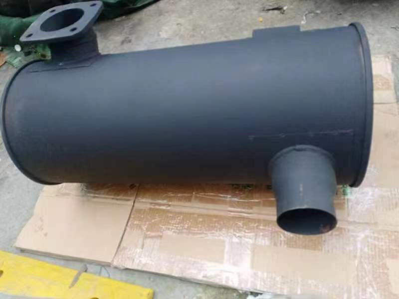 Factory price MUFFLER 6151-11-8530 6151118530 for KOMATSU S6D125 WA470 - Silenciador para Excavadora: foto 1 Factory price MUFFLER 6151-11-8530 6151118530 for KOMATSU S6D125 WA470 - Silenciador para Excavadora: foto 1