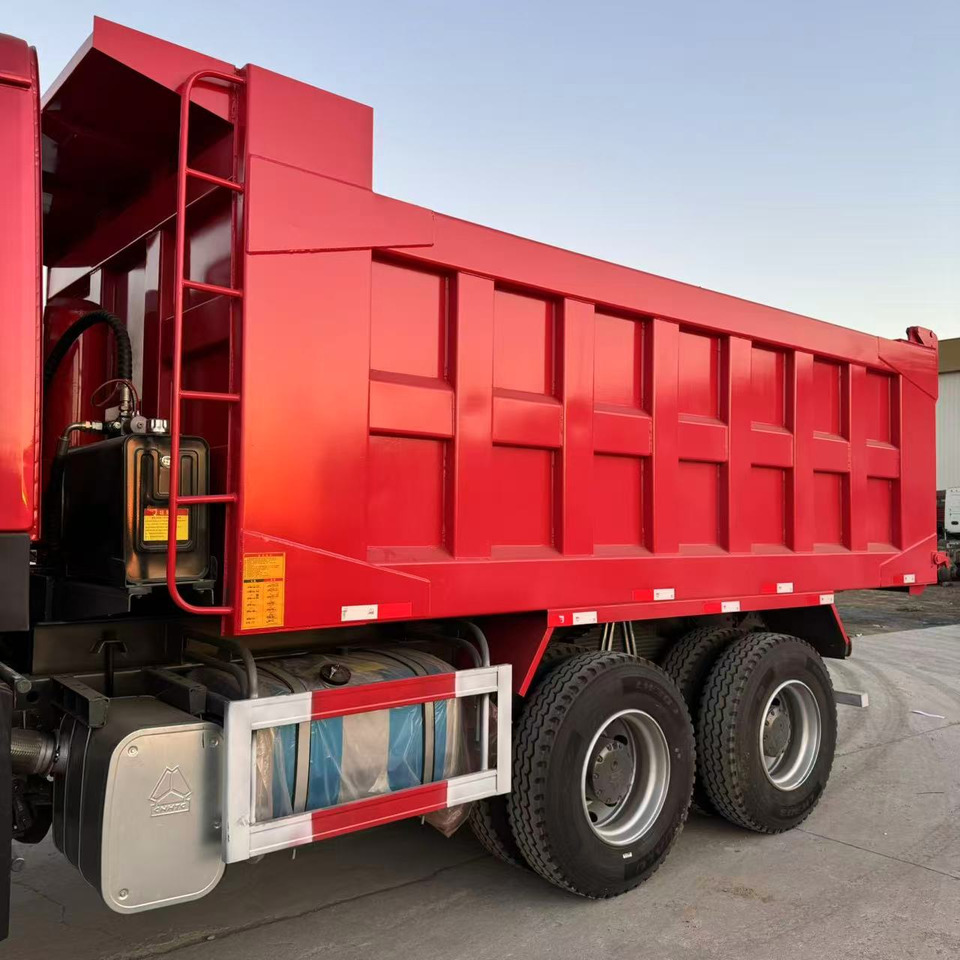 HOWO HOWO 371  6*4  dump truck - Camión volquete: foto 3 HOWO HOWO 371  6*4  dump truck - Camión volquete: foto 3