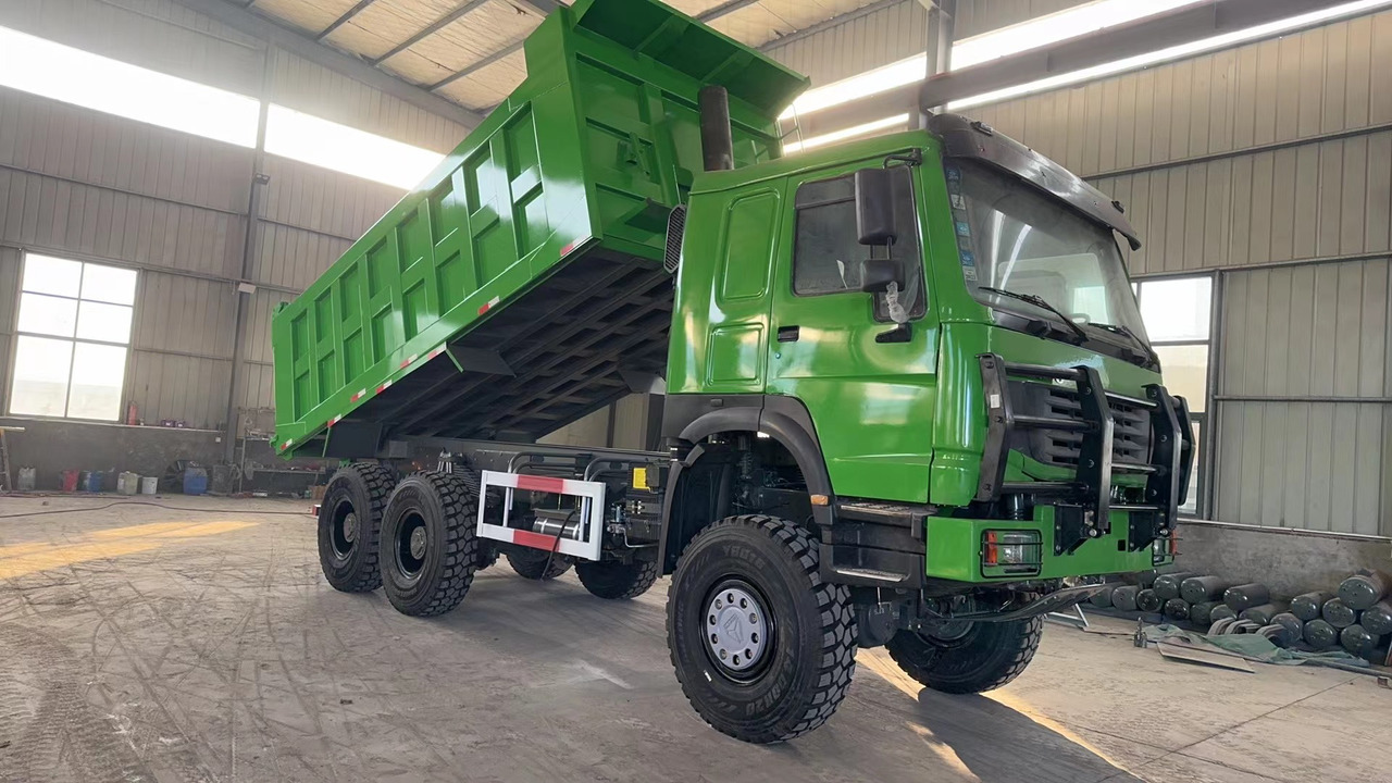 HOWO375 6*6 dump truck - Camión volquete: foto 2 HOWO375 6*6 dump truck - Camión volquete: foto 2