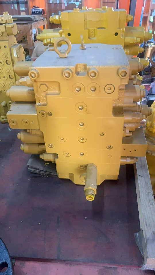 HYUNDAI R210-7 - Válvula hidráulica para Excavadora: foto 4 HYUNDAI R210-7 - Válvula hidráulica para Excavadora: foto 4