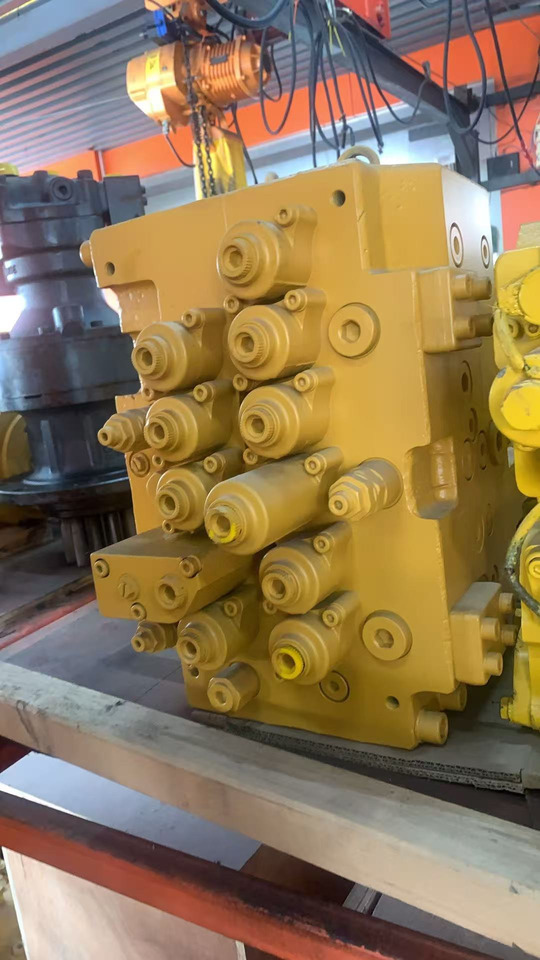 HYUNDAI R210-7 - Válvula hidráulica para Excavadora: foto 2 HYUNDAI R210-7 - Válvula hidráulica para Excavadora: foto 2