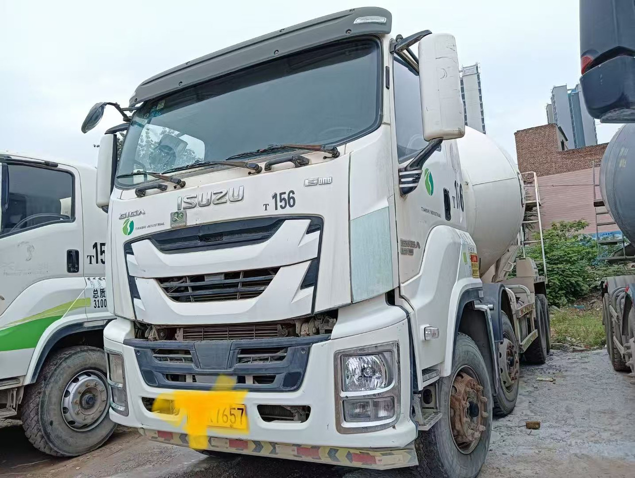 ISUZU ISUZU T156  15 cubic meter mixing tank - Hormigonera: foto 1 ISUZU ISUZU T156  15 cubic meter mixing tank - Hormigonera: foto 1