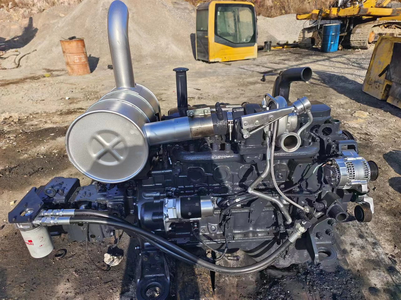 KOMATSU 6D107E-1 - Motor para Excavadora: foto 2 KOMATSU 6D107E-1 - Motor para Excavadora: foto 2