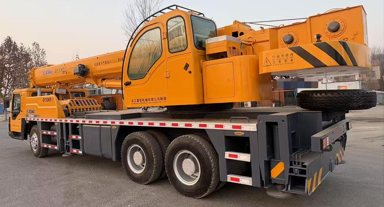 XCMG crane truck - Camión grúa: foto 3 XCMG crane truck - Camión grúa: foto 3