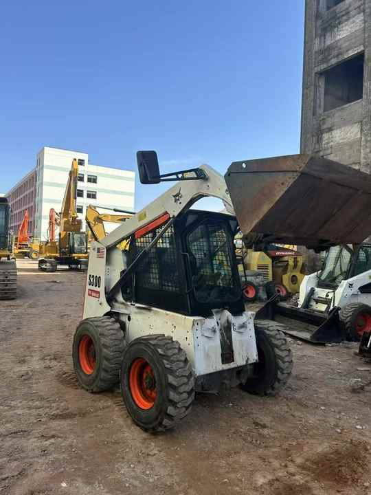 100%Ready Bobcat S300 Well Sold Most Famous Brand High Quality Bobcat S300 Skid Steer Loader for Sale - Cargadora de ruedas: foto 4 100%Ready Bobcat S300 Well Sold Most Famous Brand High Quality Bobcat S300 Skid Steer Loader for Sale - Cargadora de ruedas: foto 4
