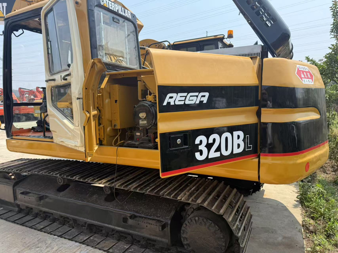 CATERPILLAR CRAWLER EXCAVATOR CAT 320B in Low Price for Hot Sale - Excavadora de cadenas: foto 1 CATERPILLAR CRAWLER EXCAVATOR CAT 320B in Low Price for Hot Sale - Excavadora de cadenas: foto 1