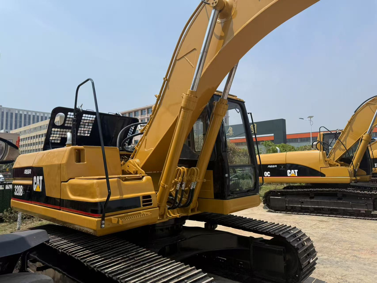 CATERPILLAR CRAWLER EXCAVATOR CAT 320B in Low Price for Hot Sale - Excavadora de cadenas: foto 2 CATERPILLAR CRAWLER EXCAVATOR CAT 320B in Low Price for Hot Sale - Excavadora de cadenas: foto 2