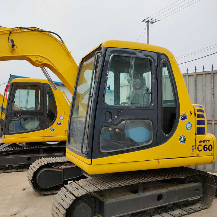 Cheap Used Komatsu PC60-7 Crawler Excavator with High Efficiency Used Heavy Machinery Komatsu P60-7 Digger Cheap for Sale - Excavadora de cadenas: foto 1 Cheap Used Komatsu PC60-7 Crawler Excavator with High Efficiency Used Heavy Machinery Komatsu P60-7 Digger Cheap for Sale - Excavadora de cadenas: foto 1