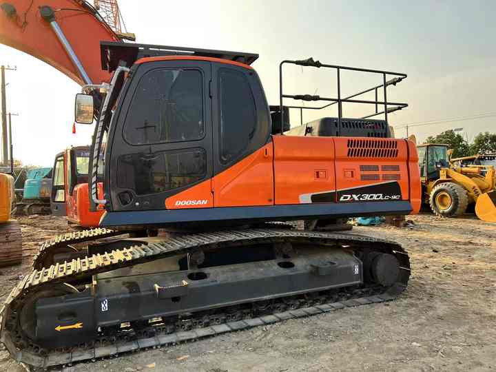 Doosan Construction Equipment Dx300 , Used Earth-moving Machine Doosan Excavator , Doosan Heavy Machines for Sale - Excavadora de cadenas: foto 3 Doosan Construction Equipment Dx300 , Used Earth-moving Machine Doosan Excavator , Doosan Heavy Machines for Sale - Excavadora de cadenas: foto 3